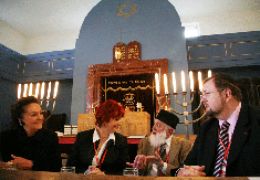 Foto: MdB Luc Jochimsen, MdL Birgit Klaubert, Imam Mehdi Razvi, Rabbiner Walter Homolka (von links)